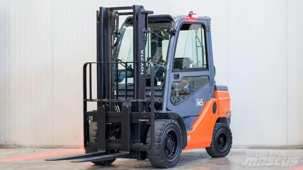 Toyota 02-8 FGF 30 Plinski viličarji