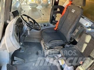 CAT 777F Zglobni demperji