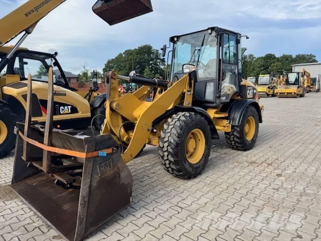 CAT 908 H Kolesni nakladalci