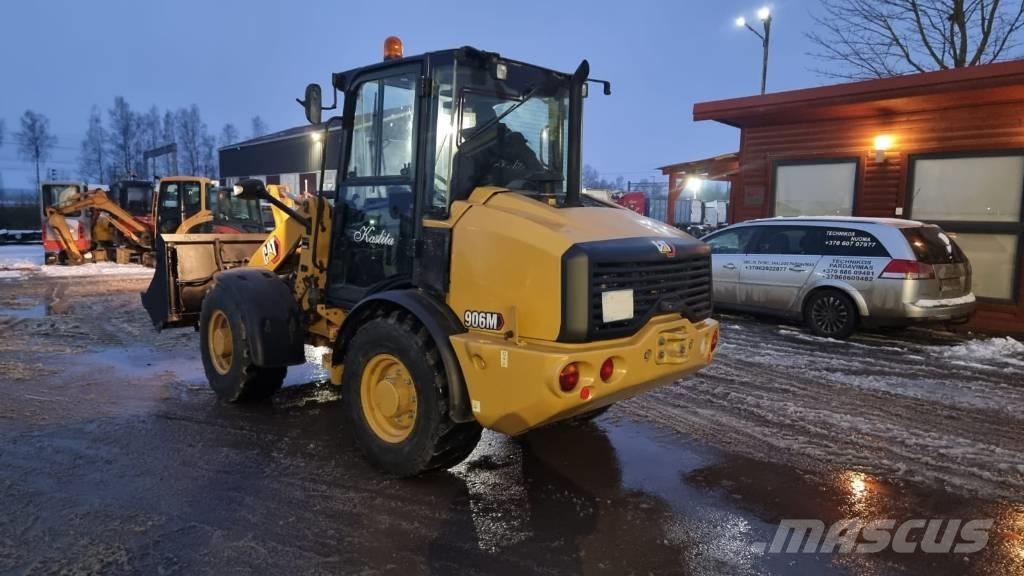 CAT 906M Kolesni nakladalci