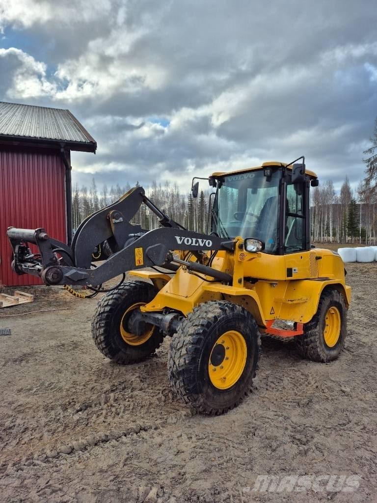 Volvo L 30 G Kolesni nakladalci