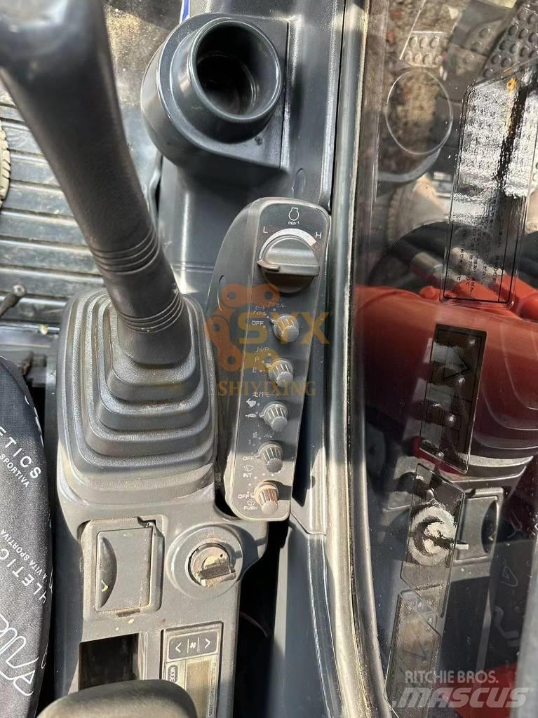 Hitachi EX 200 Bagri goseničarji