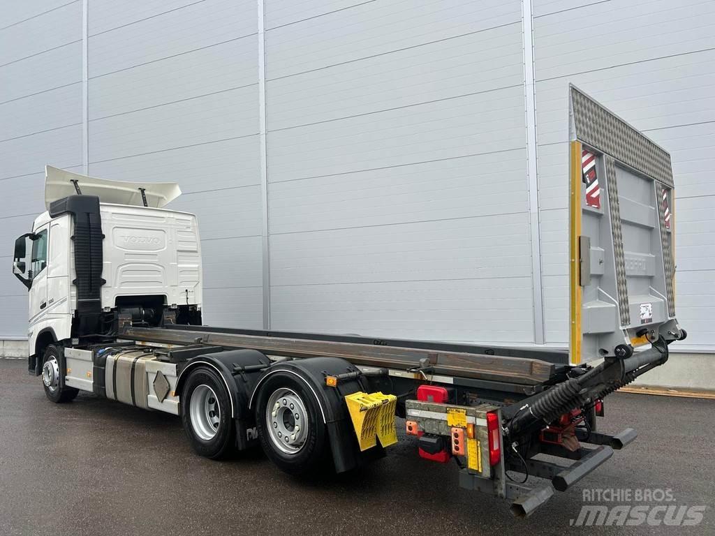 Volvo FH Razstavljivi tovornjaki z žičnimi dvigali