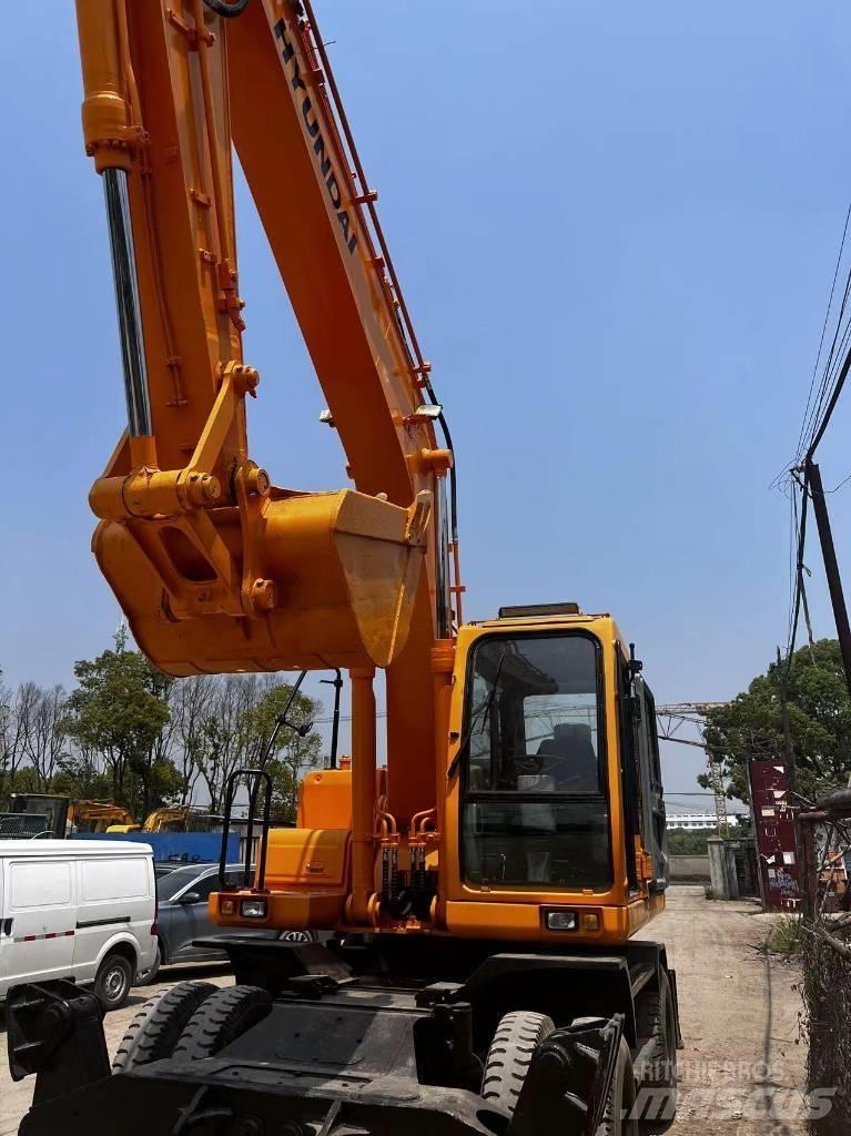 Hyundai 210W-7 Bagri na kolesih
