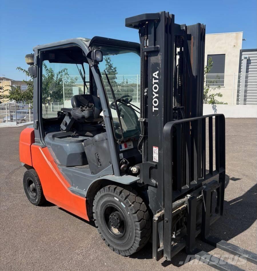 Toyota 02-8 FDF 25 Dizelski viličarji