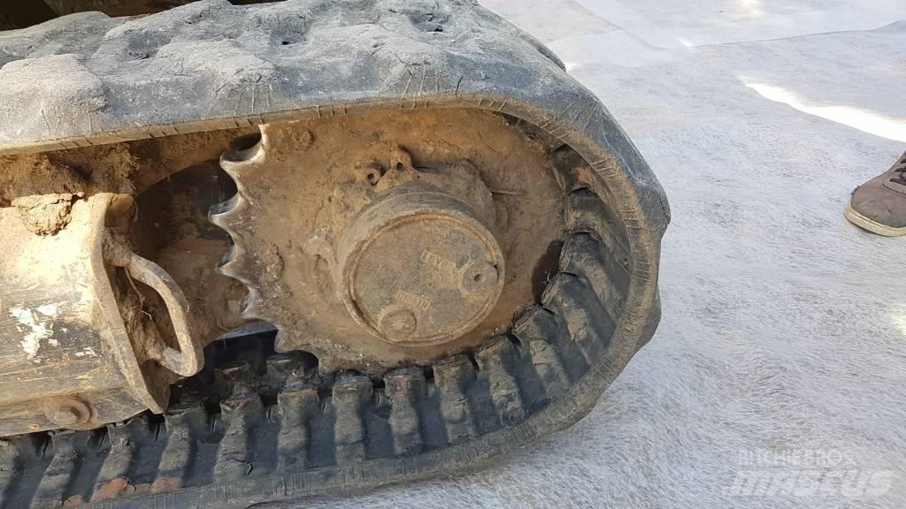 Komatsu PC24MR-5 Mini bagri <7t