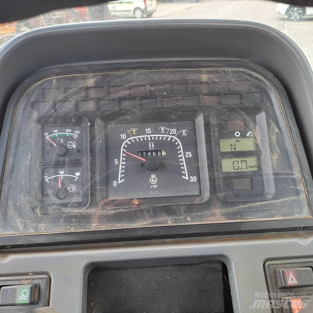 New Holland TS 110 Traktorji