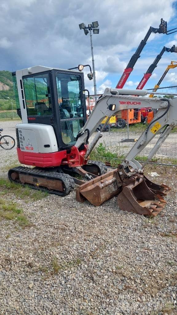 Takeuchi TB 23 R Mini bagri <7t