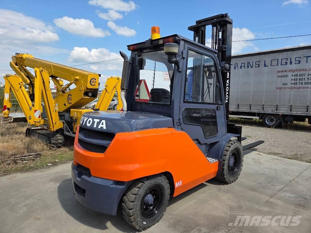 Toyota 40-8FD50N Dizelski viličarji