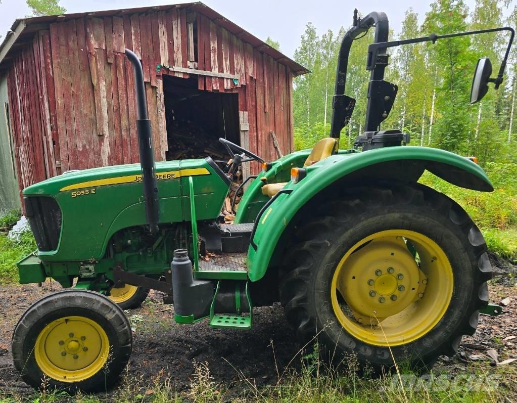 John Deere 5055 E Traktorji