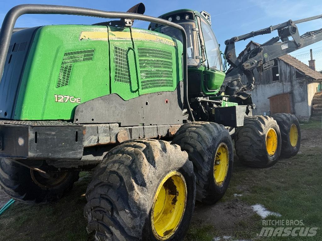 John Deere 1270 E Harvesterji