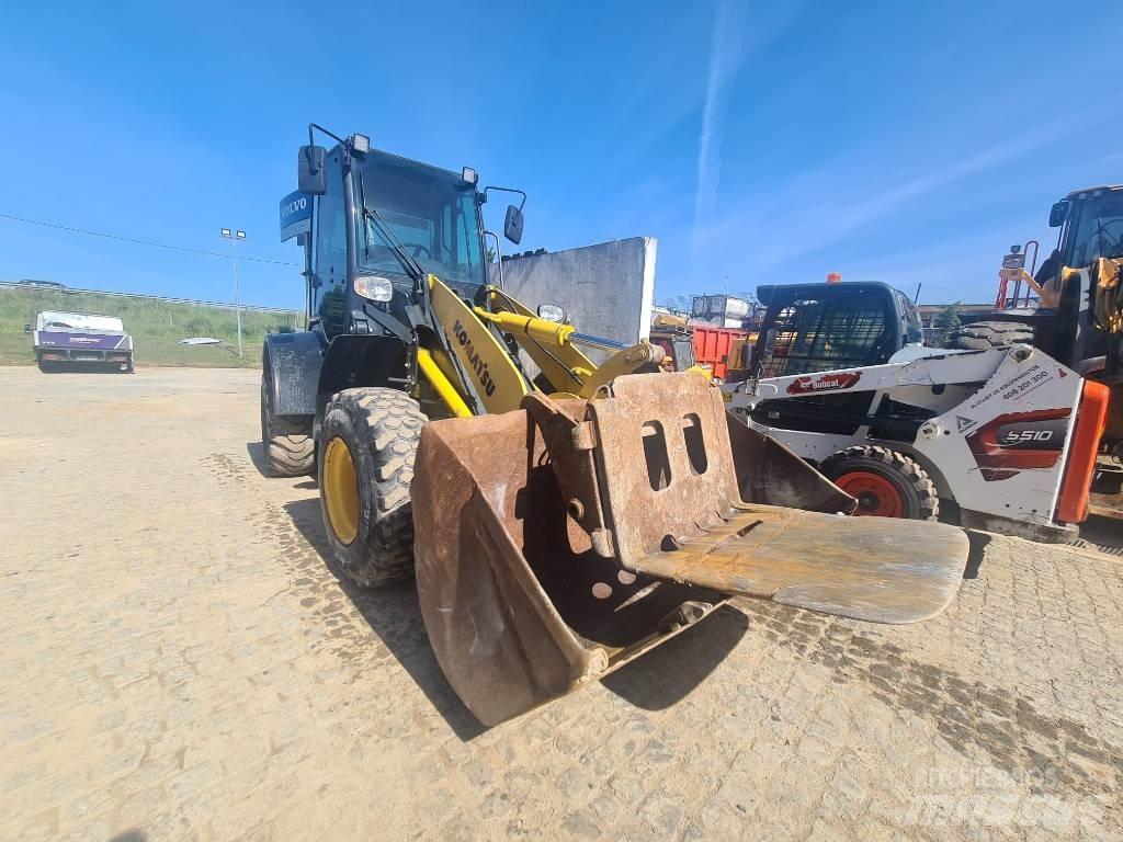 Komatsu WA 100 M Kolesni nakladalci