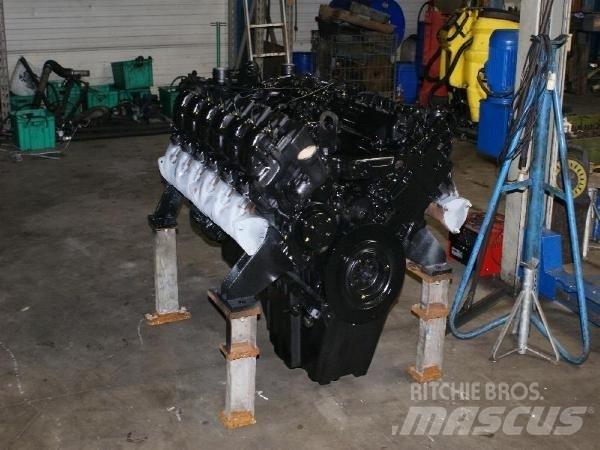 Mercedes-Benz OM404 Motorji