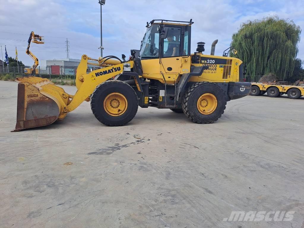 Komatsu WA 320-6 Kolesni nakladalci