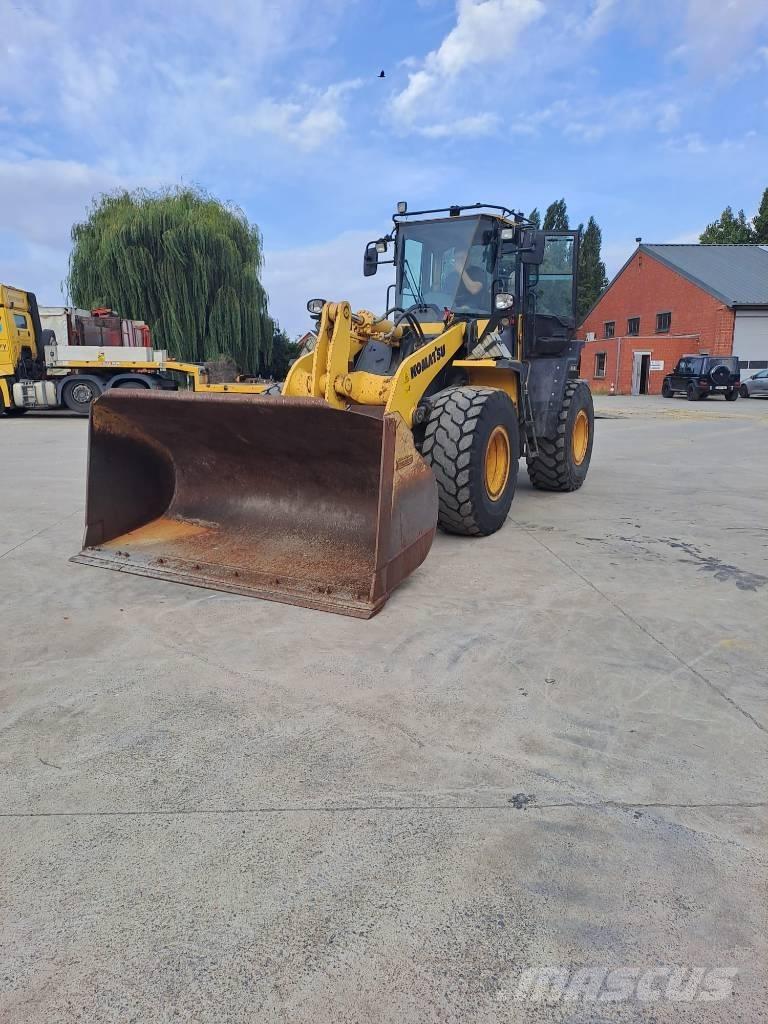 Komatsu WA 320-6 Kolesni nakladalci