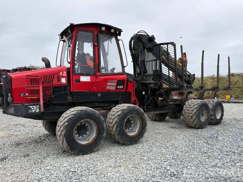Komatsu 835 Forwarderji