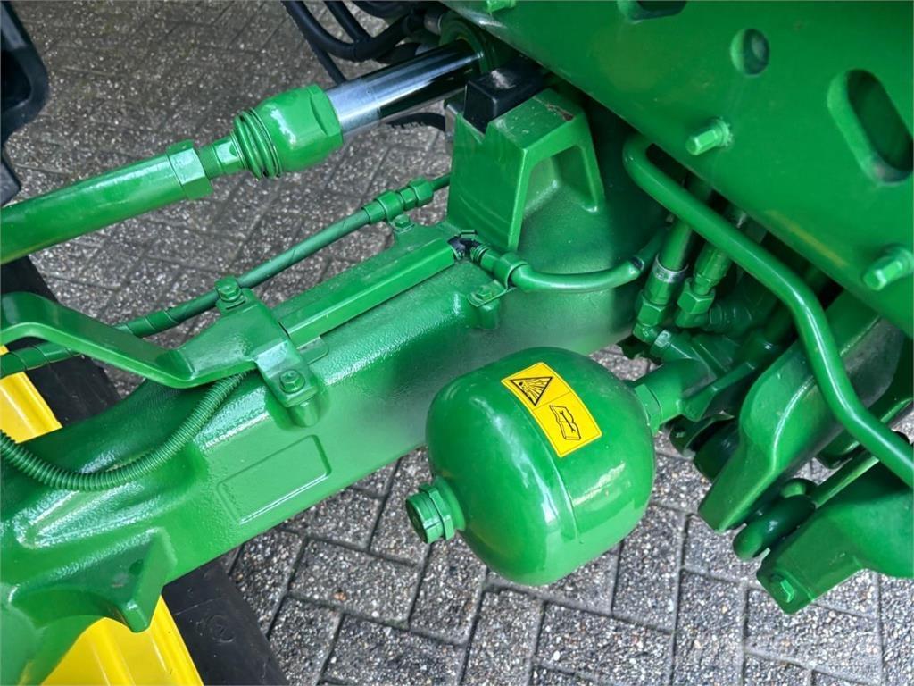 John Deere 6M185 Traktorji
