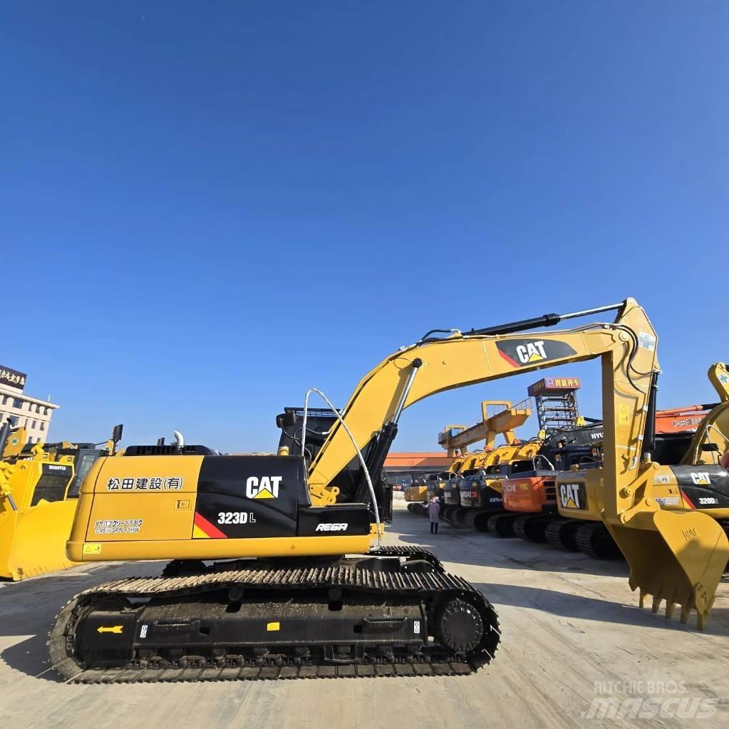 CAT 323 D L Midi bagri 7t – 12t