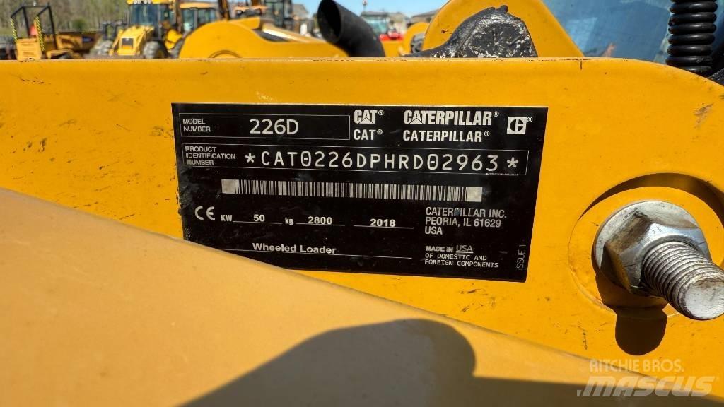 CAT 226 D Skid steer mini nakladalci