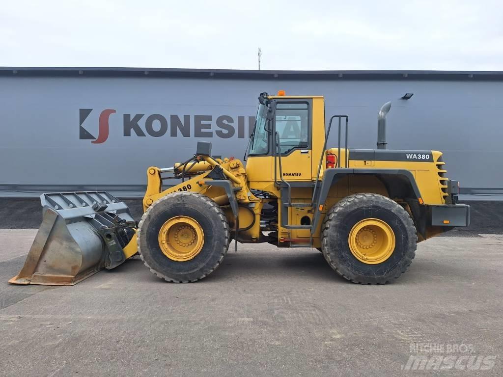 Komatsu WA 380-3A Kolesni nakladalci
