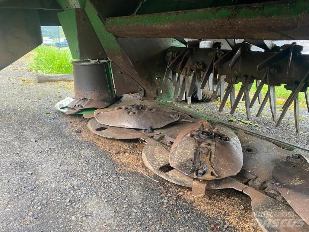 John Deere 730 Priključne in vlečne kosilnice