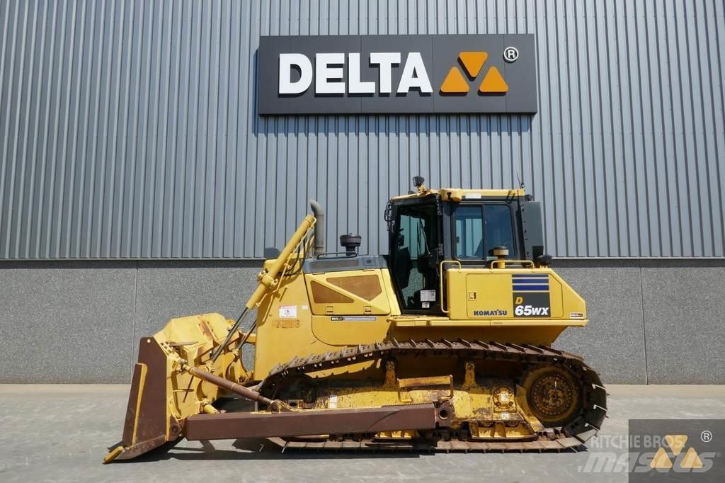 Komatsu D65WX-17 Buldožerji goseničarji