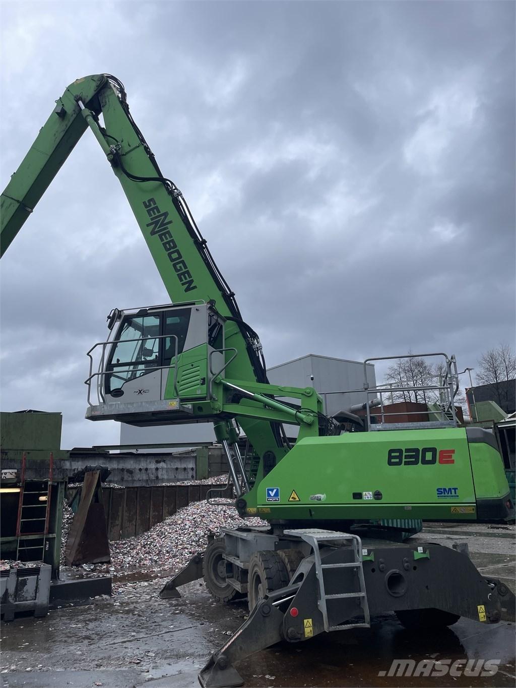 Sennebogen 830 E Bagri za prekladanje primarnih/sekundarnih surovin