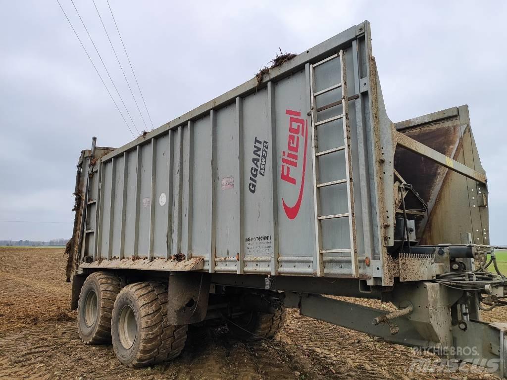 Fliegl ASW271 GIGANT Trosilniki gnoja