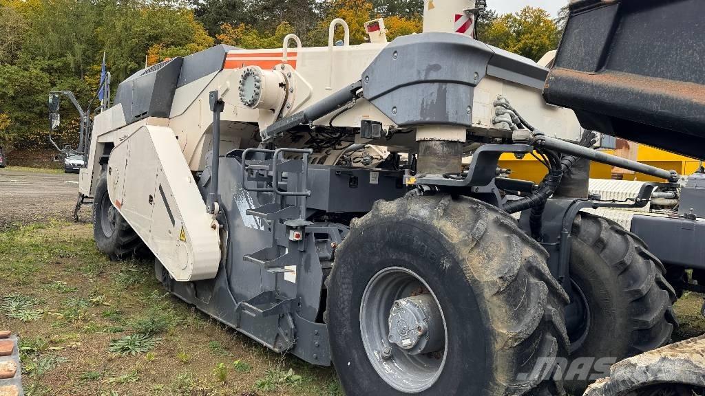 Wirtgen WR200i Stroji za recikliranje asfalta