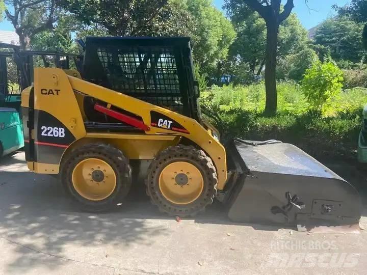 Cata-Dyne 226B Skid steer mini nakladalci