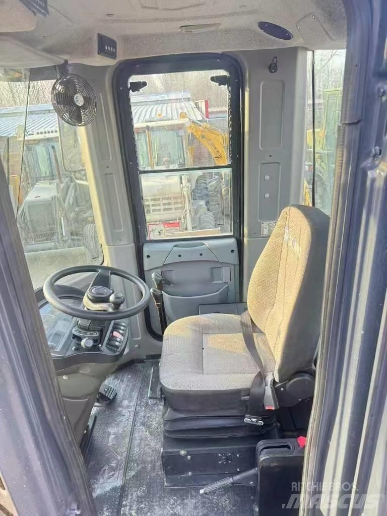 XCMG LW 500 F N Kolesni nakladalci