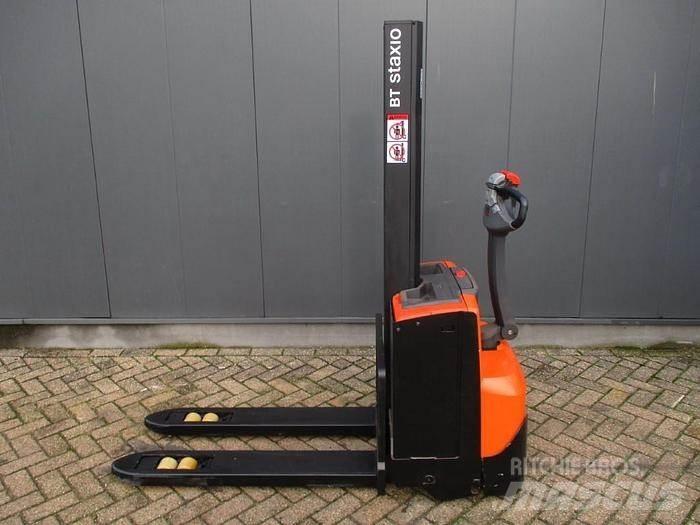 BT SWE 080L Ročni električni viličar