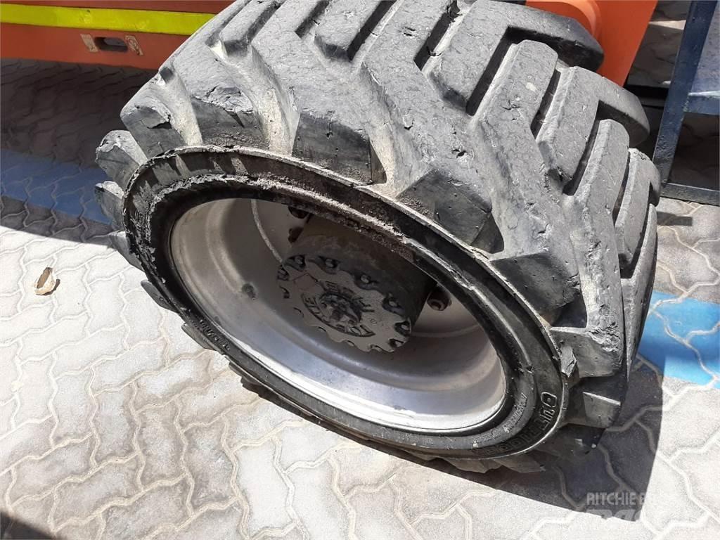 JLG 800AJ Zglobne dvižne ploščadi