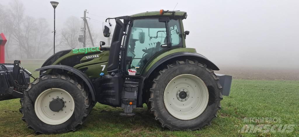 Valtra T235 active Traktorji