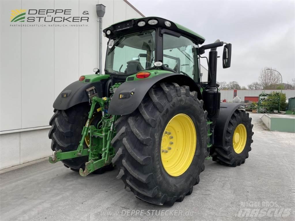 John Deere 6215R Traktorji