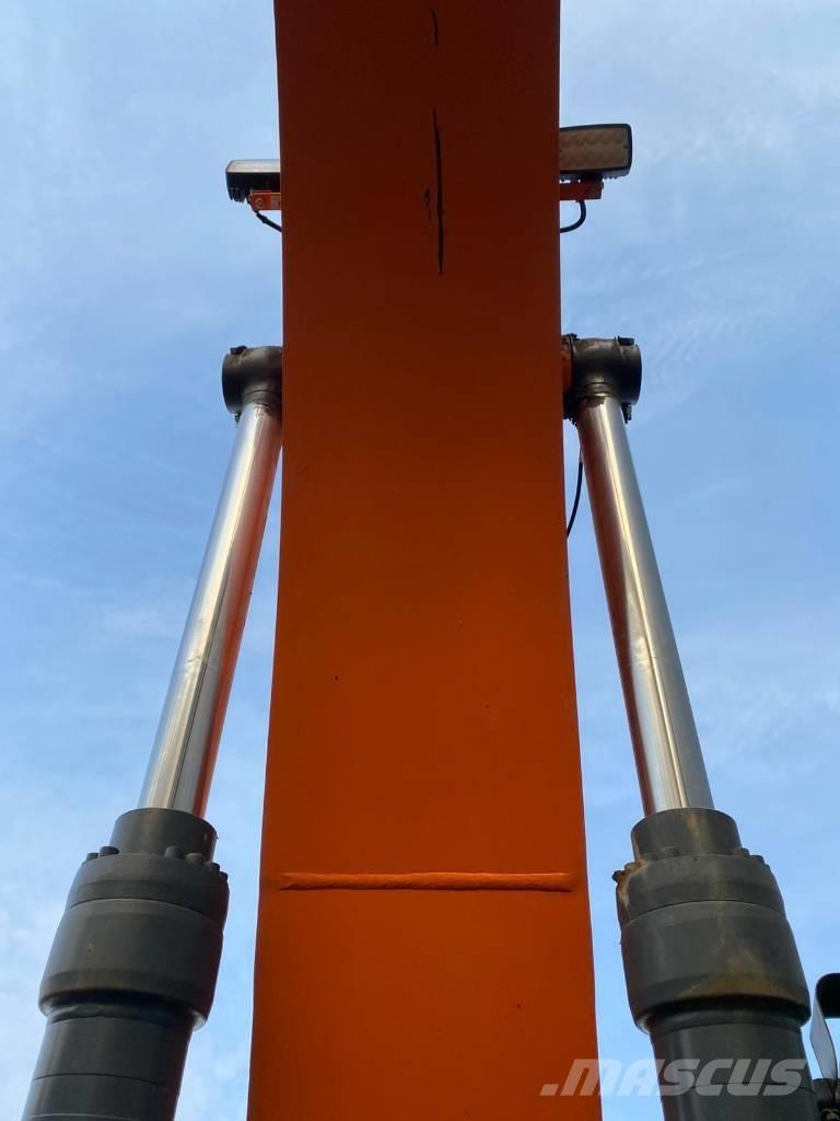 Doosan DX 300 LC-7 Bagri goseničarji