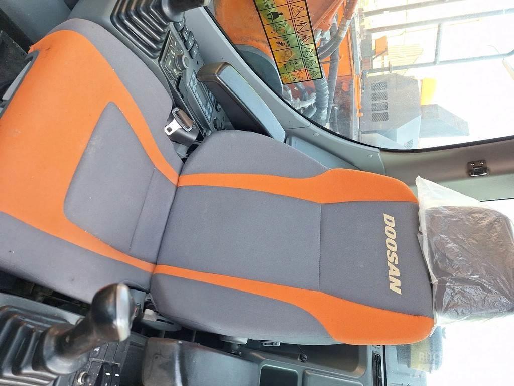 Doosan DX235lc Bagri goseničarji