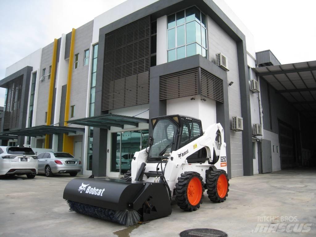 Bobcat S 250 Skid steer mini nakladalci