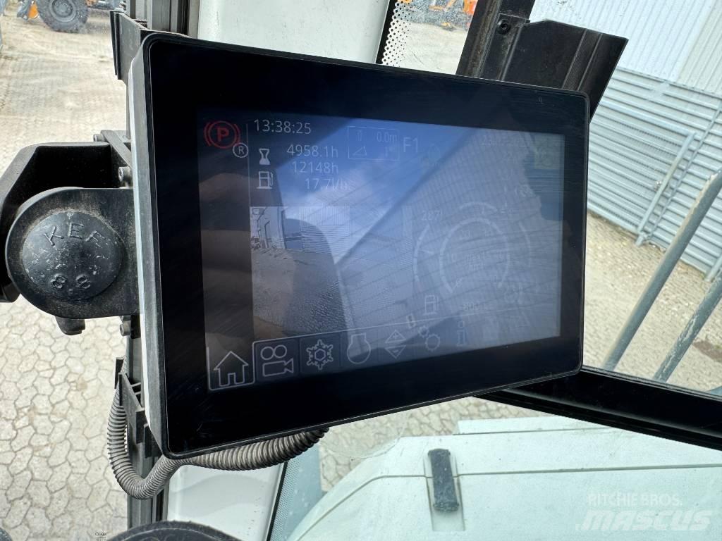Liebherr L586 Kolesni nakladalci
