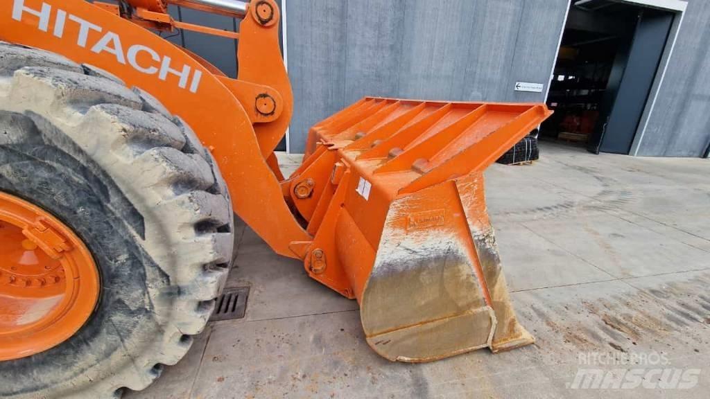 Hitachi ZW 310-6 Kolesni nakladalci