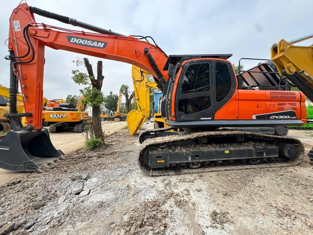 Doosan DX 300 LC LR Bagri goseničarji