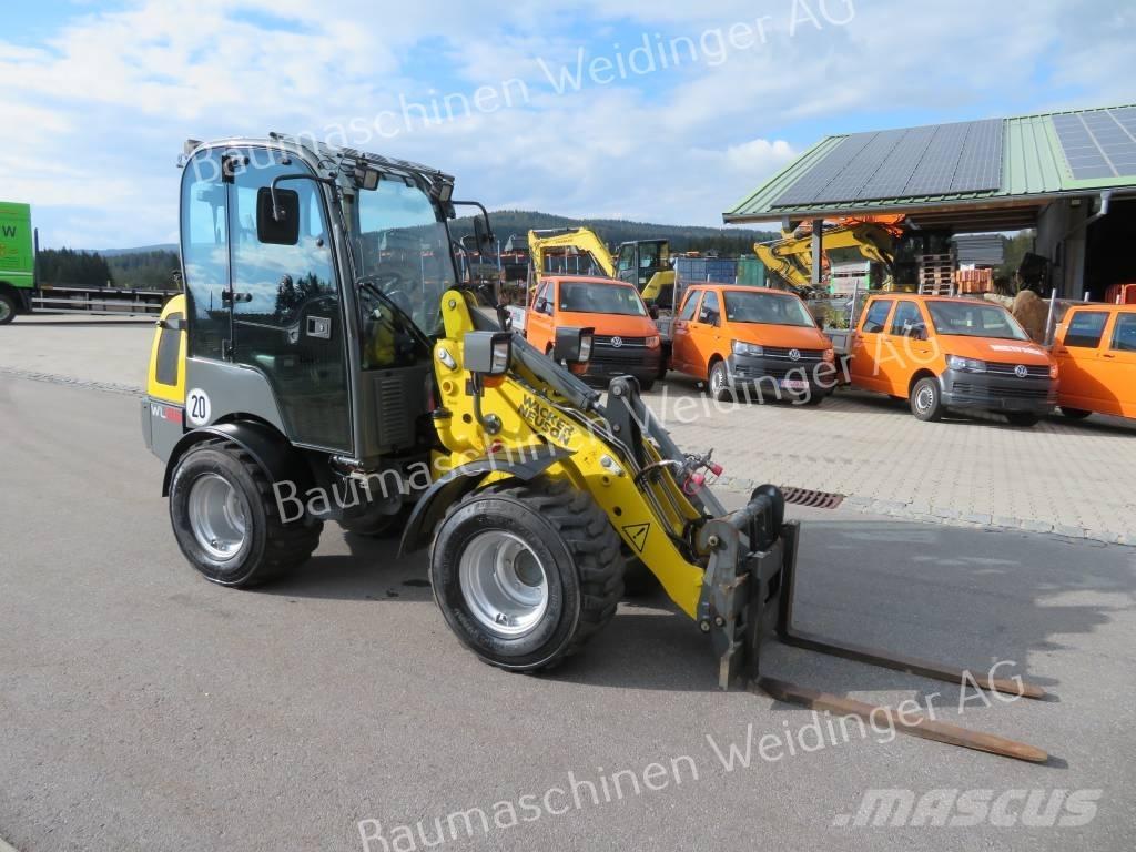 Neuson WL 25 Kolesni nakladalci