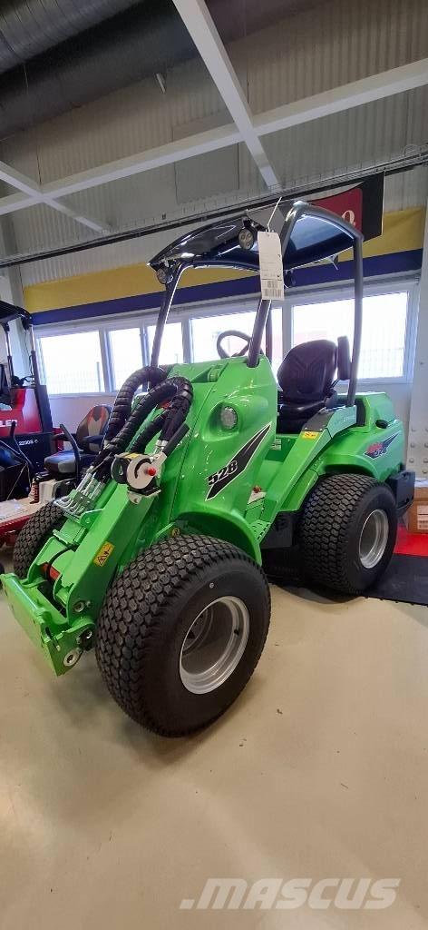 Avant 528 Večnamenski nakladalci