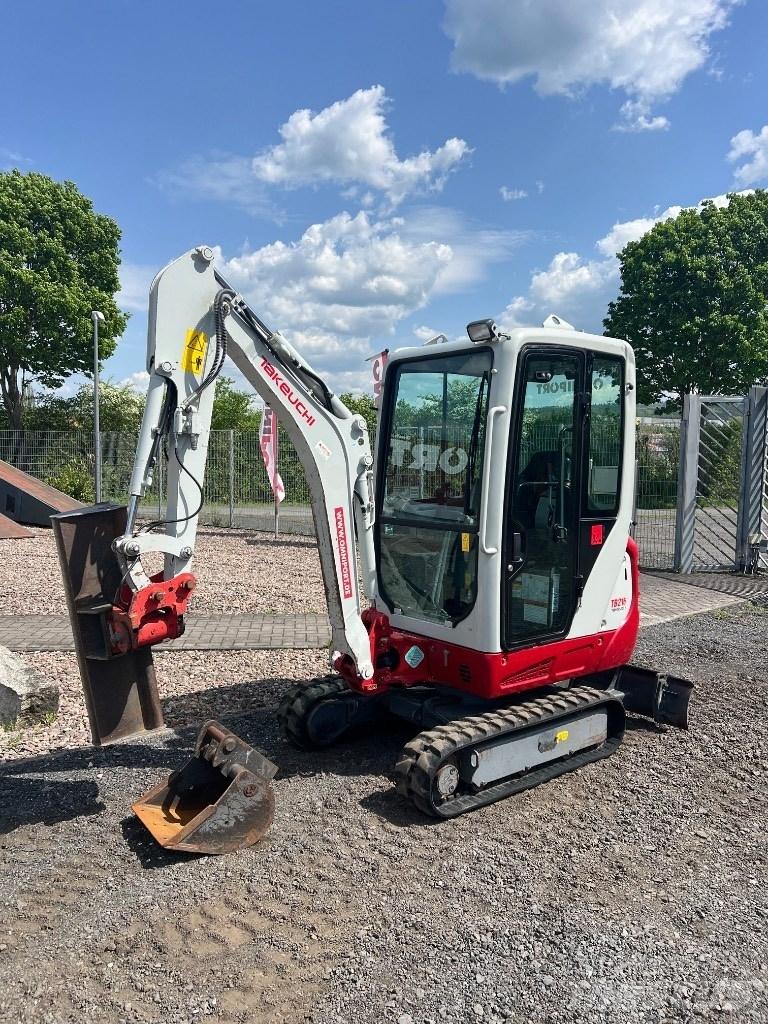 Takeuchi TB 216 Mini bagri <7t