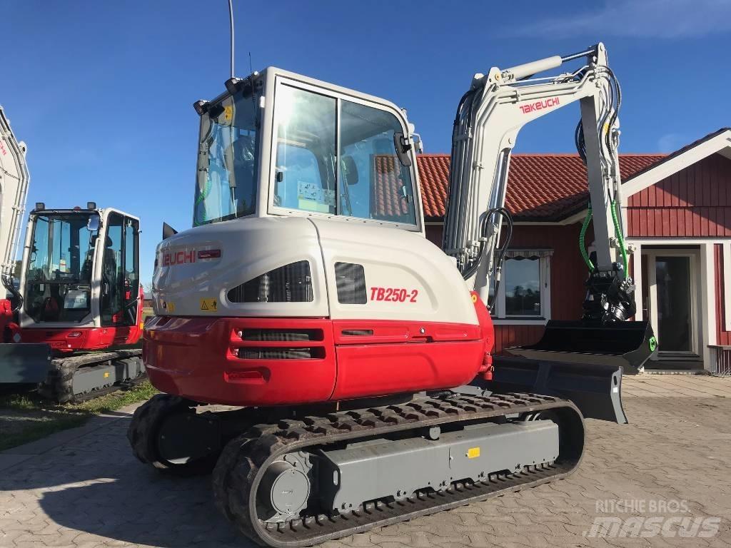 Takeuchi TB250-2 Mini bagri <7t