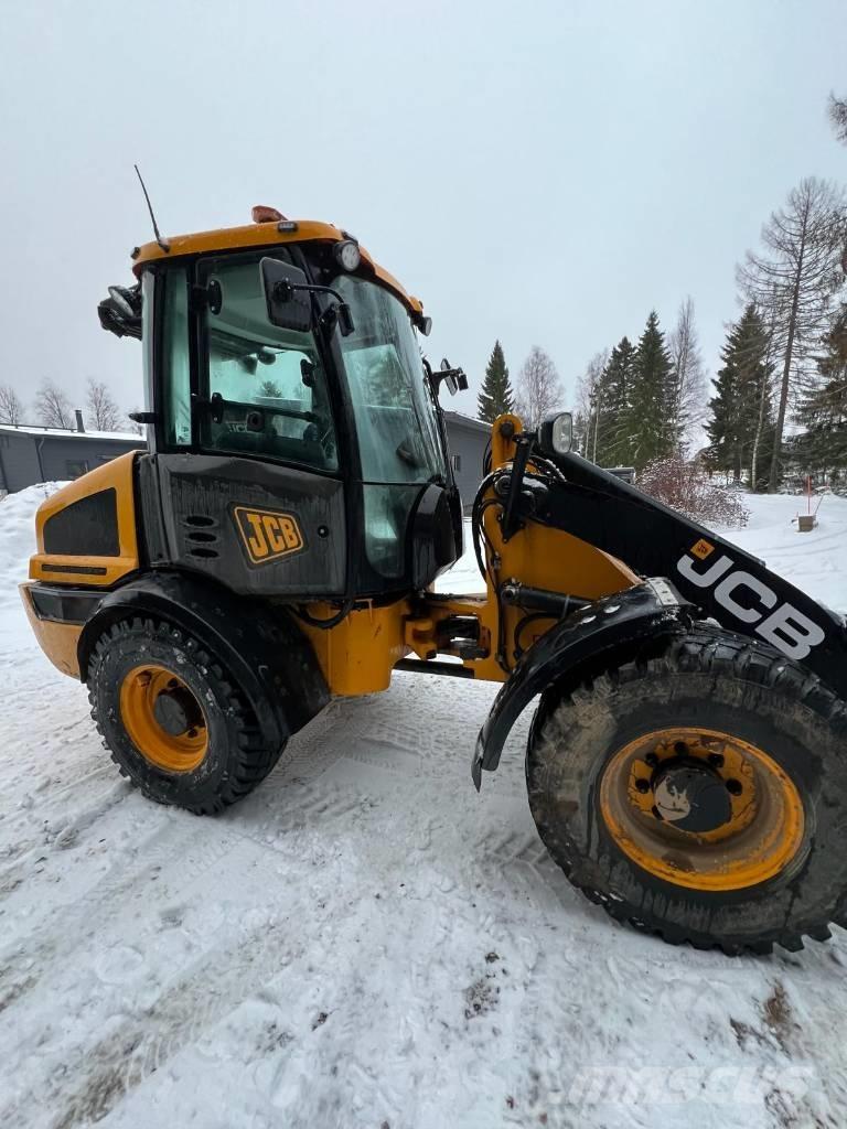 JCB 409 Kolesni nakladalci