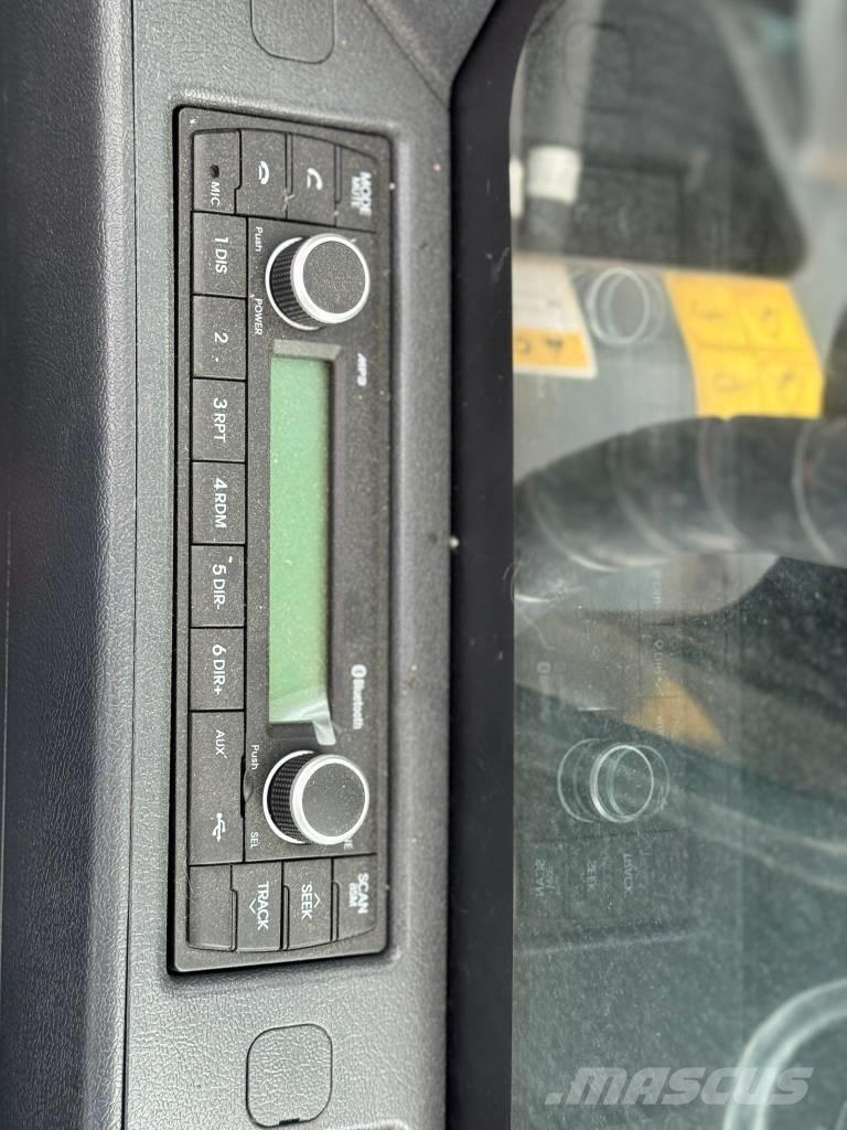 Hyundai HW 150 ACR Bagri na kolesih