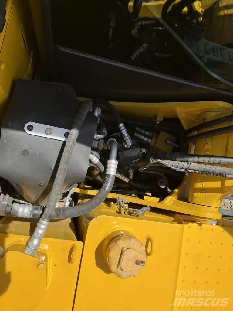 Komatsu PC 70 Bagri goseničarji