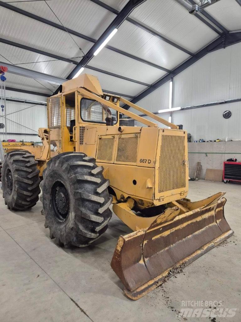 John Deere 667d Gozdarski traktorji