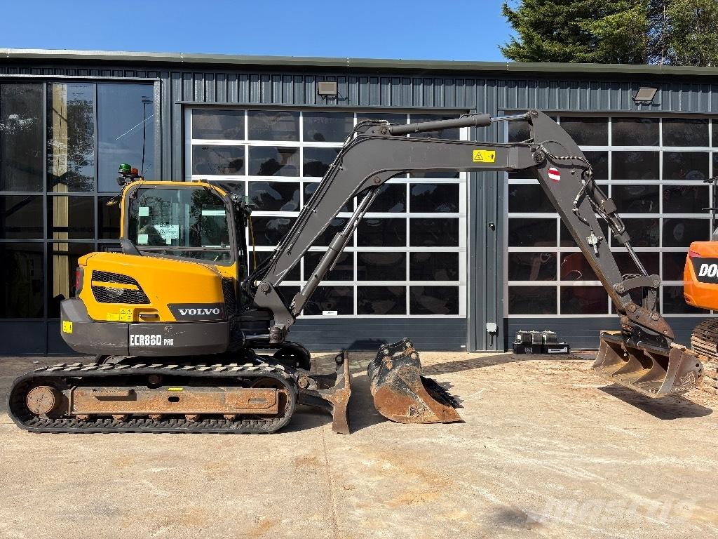 Volvo ECR 88 D PRO Midi bagri 7t – 12t